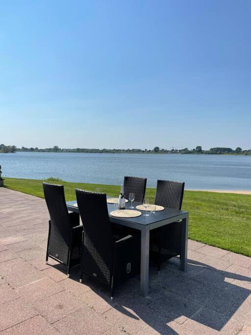 Luxe Chalet Direct Aan Het Water Met Strand Lith 외부 사진