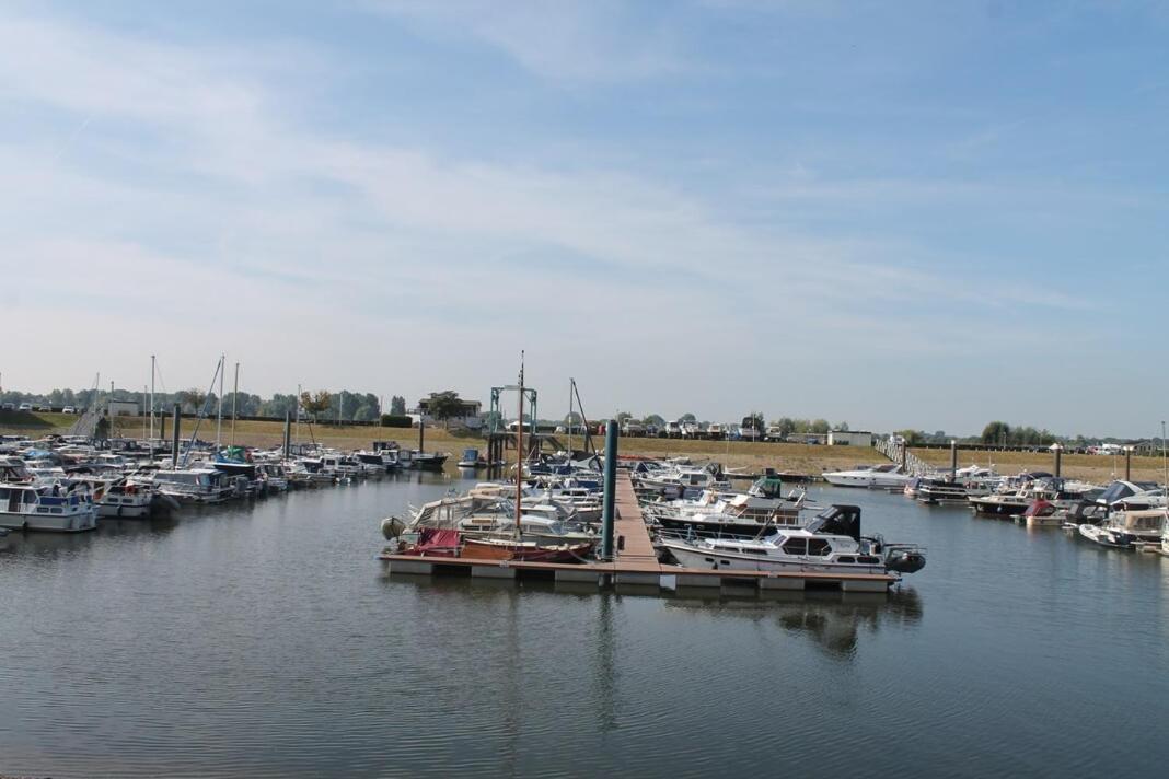 Luxe Chalet Direct Aan Het Water Met Strand Lith 외부 사진
